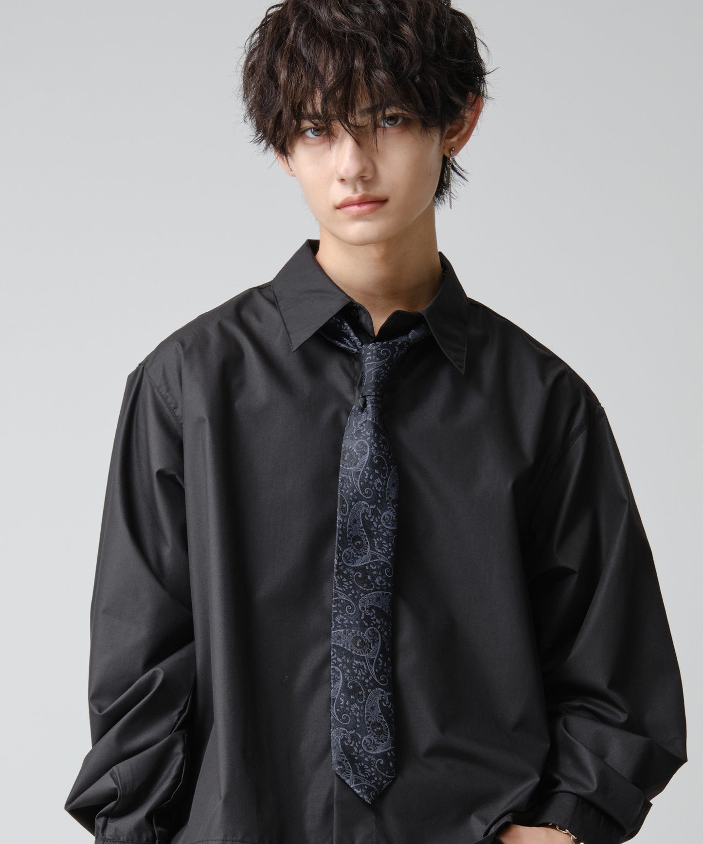 SUI-1998 ネクタイ 7cm ブラック シルバーブルーペイズリー エレガント 柄 メンズ ネクタイ kkne16